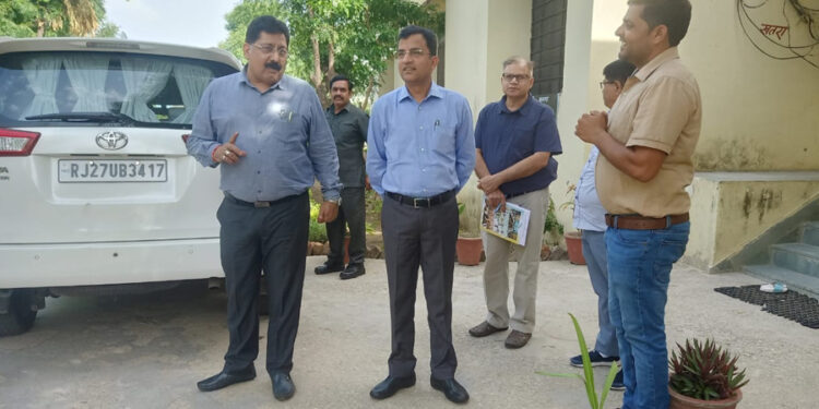 प्रमुख शासन सचिव गुप्ता ने किया छात्रावास का निरीक्षण