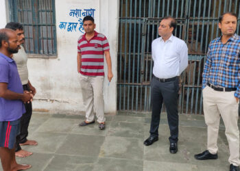 क्षमता से लगभग चार गुना बंदियों पर जिला न्यायाधीश ने व्यक्त की चिंता