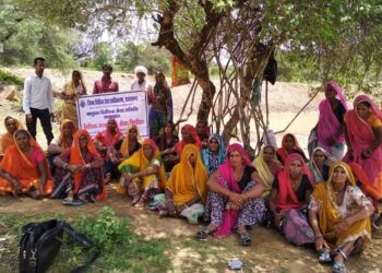 नरेगा स्थलों पर पैरालिगल वॉलेन्टियर द्वारा विधिक जागरूकता शिविर का आयोजन