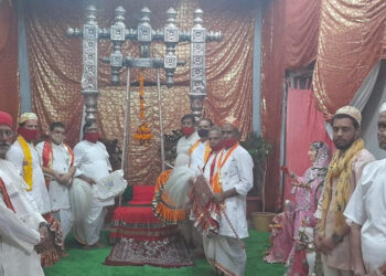 श्रीनाथजी मंदिर में सावन मास के प्रथम दिवस हिंडोलने (झूले) का रोपण