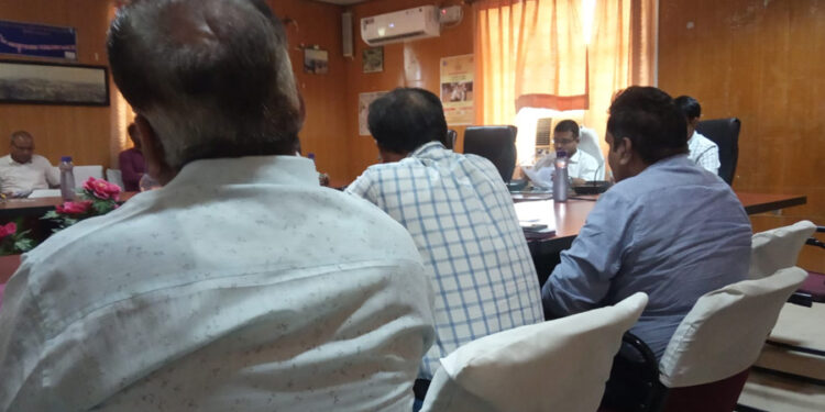 जिला कलेक्टर ने ली 20 सूत्री कार्यक्रम की बैठक