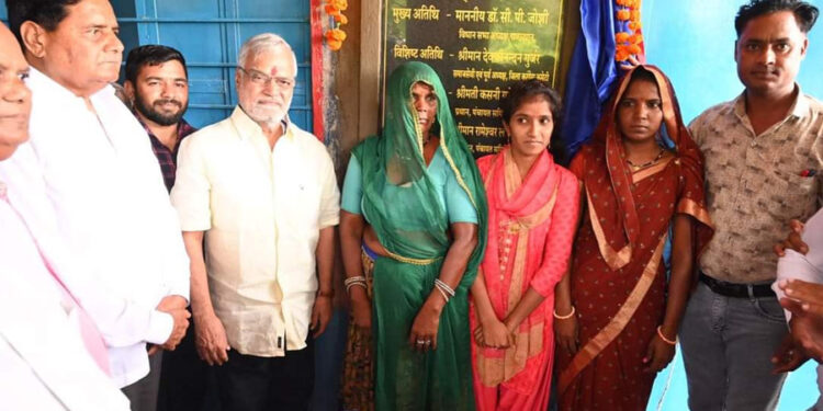 विद्यालय के क्रमोन्नत होने पर उद्धाटन कार्यक्रम