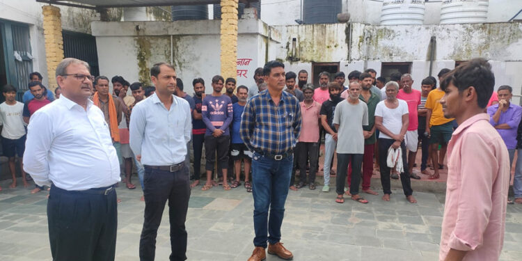 आलोक सुरोलिया, जिला एवं सेशन न्यायाधीश, ने जिला कारागृह का मासिक निरीक्षण किया