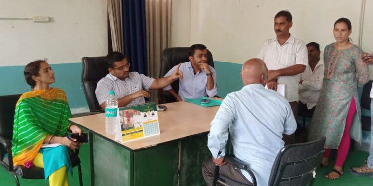 जिला कलक्टर सक्सेना ने की उपली ओडन में जनसुनावायी, आमजन को मिल रही राहत