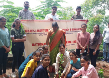 एन.एस.एस द्वारा वृक्षारोपण