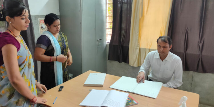 प्राधिकरण सचिव ने वन स्टॉप सेंटर का निरीक्षण कर दिये आवश्यक निर्देश