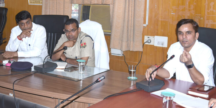 गणपति विर्सन के लिये कानून एवं व्यवस्था की बैठक आयोजित