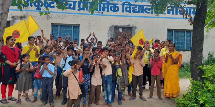 मां से महावारी कार्यक्रम में चुप्पी तोड़ने का आह्वान