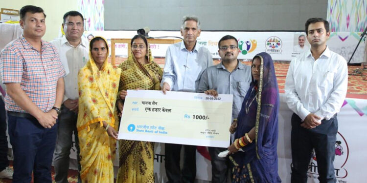 उन्नत खेती प्रोत्साहन कार्यक्रम में 2147 किसानों को आंवला, सीताफल के 61410 पौधों का वितरण प्रारंभ