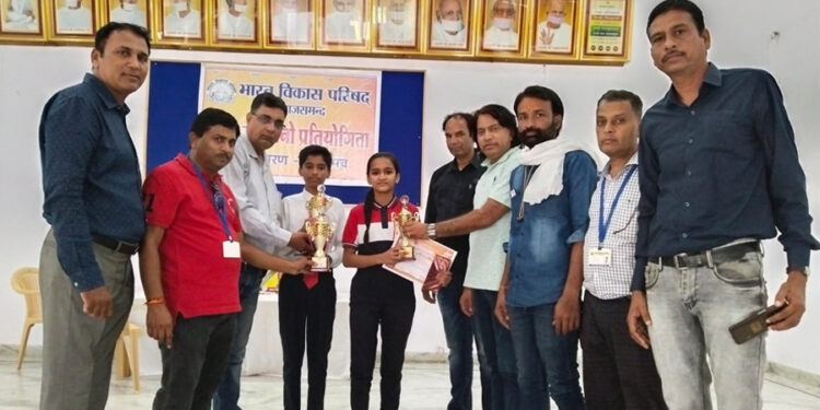 सीबीए के जेनिल व काव्या प्रथम