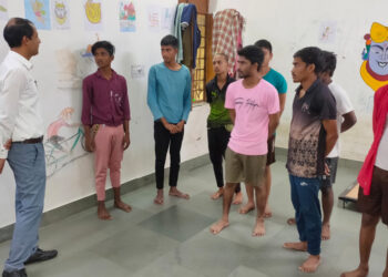 प्राधिकरण सचिव ने बाल संप्रेषण गृह का निरीक्षण किया