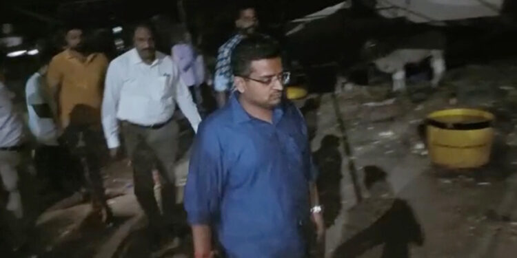 जिला कलक्टर भीम में किया गांवो का दौरा