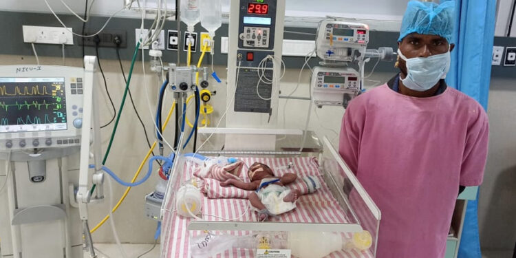 7 माह के गर्भ से ही पैदा हुए शिशु की जान को देवदूत बन बचाया चिरंजीवी योजना ने