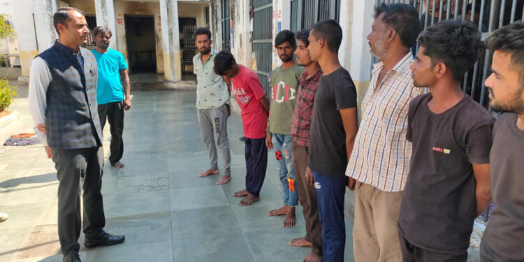 प्राधिकरण सचिव ने किया कारागृह का औचक निरीक्षण