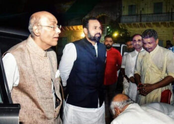 गो.108 श्री इंद्र दमन जी (राकेश जी) महाराज श्री वल्लभ कुल परिवार सहित पधारे श्रीजी द्वार