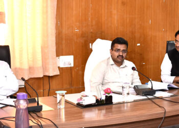 कलेक्टर की अध्यक्षता में बजट वर्ष 2023-24 के संबंध में बैठक आयोजित हुई