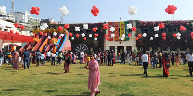 एम.एम.वी.एम. में बाल मेले का आयोजन