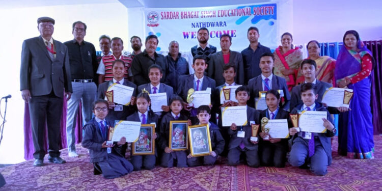 कविता प्रतियोगिता में रेणुका को दूसरा स्थान