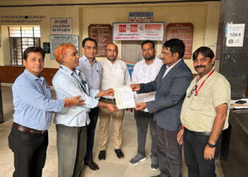 डॉक्टर के परिवार को न्याय दिलाने चिकित्सक संघ ने दिया ज्ञापन