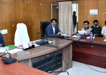 सम्पर्क पर दर्ज प्रकरणो का त्वरित निस्तारण करें- एडीएम, शर्मा