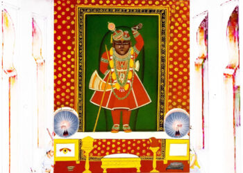 श्रीनाथजी में आज घेरदार वागा पर गोल चन्द्रिका का श्रृंगार