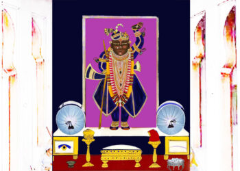 श्रीनाथजी के आज श्याम जरी के वस्त्र, कतरा-तुर्री का श्रृंगार