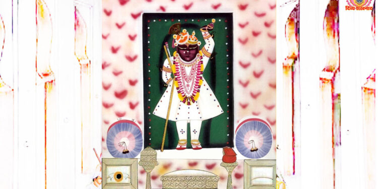 श्रीनाथजी में आज केसरी पाग पर मोर चन्द्रिका श्रृंगार