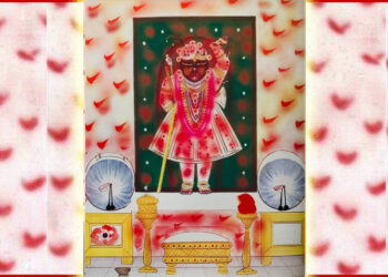 आज श्रीनाथजी में सुनहरी फोंदना का मोर का क़तरा के श्रृंगार