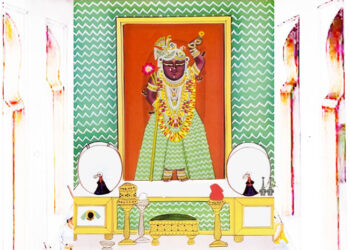 श्रीनाथजी में आज हरे लहरिया के पिछोड़ा पर फेंटा के साज का श्रृंगार