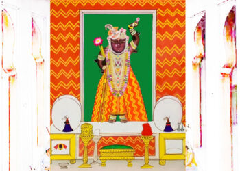 श्रीनाथजी में आज लहरिया पर भीमसेनी कतरा का श्रृंगार