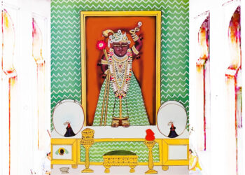 श्रीनाथजी में आज हरे सफ़ेद लहरिया का पिछोड़ा व कतरा के श्रृंगार