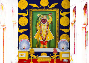 श्रीनाथजी में आज पीताम्बर को चोलना का श्रृंगार