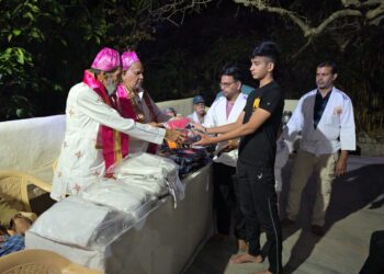 एनआरआई वैष्णव ने नाथद्वारा के पहलवानों को भेंट देकर प्रोत्साहित किया