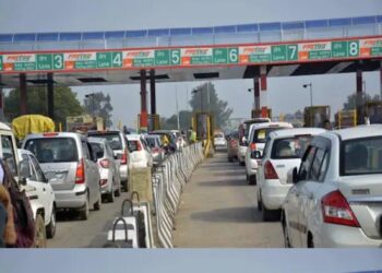 देशभर के टोल प्लाजा के लिए आगामी 15 दिनों में नई टोल पॉलिसी की घोषणा