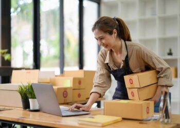 महिलाएं घर से शुरू करें कुछ आसन घरेलु व्यवसाय और बनें आत्मनिर्भर