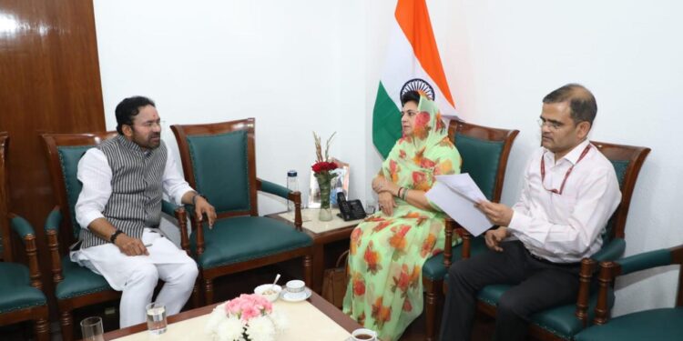 केंद्रीय कोयला और खान मंत्री से सांसद श्रीमती महिमा कुमारी की भेंट