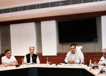 सरकार वर्तमान परिस्थितियों का गहनता से कर रही विश्लेषण