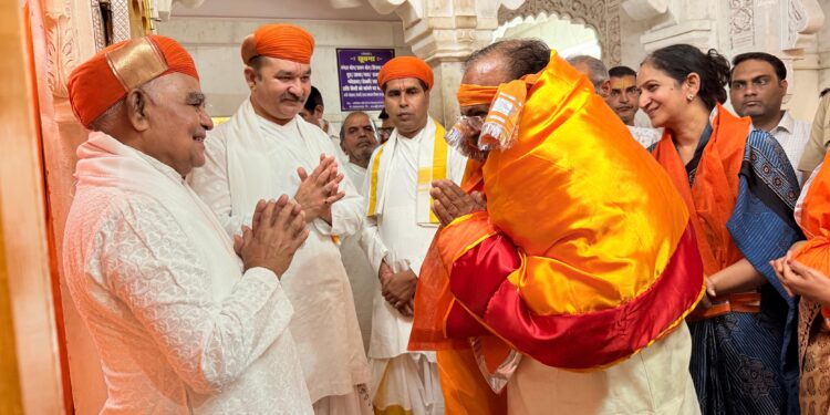 राजस्थान विधानसभा अध्यक्ष वासुदेव देवनानी ने किये श्रीनाथजी के दर्शन