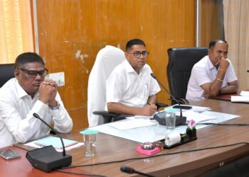 पारदर्शिता के साथ आमजन को टैंकर्स से पेयजल सप्लाई करें : कलक्टर