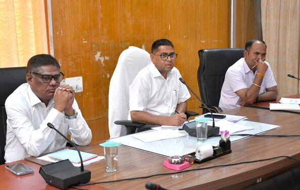 पारदर्शिता के साथ आमजन को टैंकर्स से पेयजल सप्लाई करें : कलक्टर