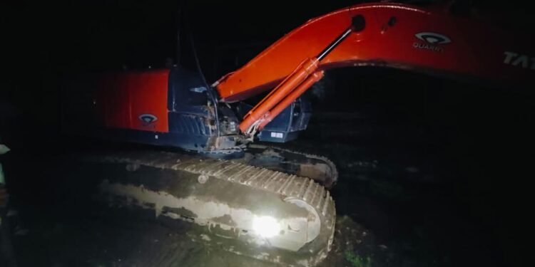 बनास नदी में अवैध बजरी खनन पर कार्रवाई