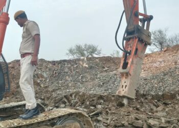 पहाड़ों की कटाई और अवैध खनन पर कार्रवाई