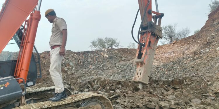 पहाड़ों की कटाई और अवैध खनन पर कार्रवाई