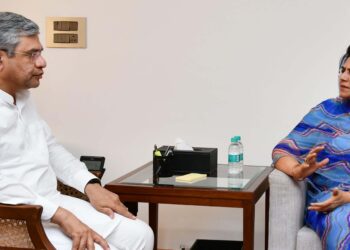 सांसद महिमा कुमारी मेवाड की केंद्रीय रेल मंत्री अश्विनी वैष्णव से भेंट