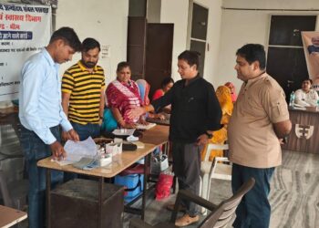 सीएमएचओ डॉ हेमन्त कुमार बिन्दल ने किया चिकित्सा संस्थानो का औचक निरीक्षण