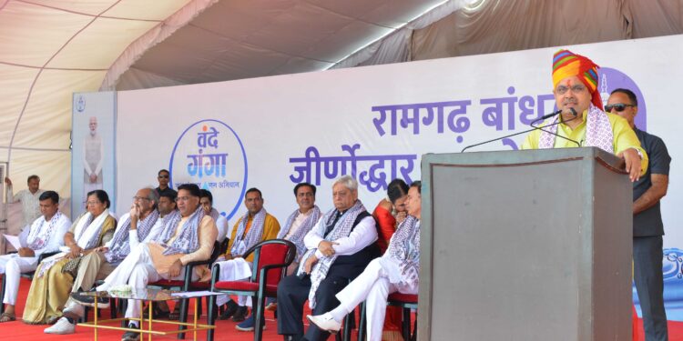 विश्व पर्यावरण दिवस पर मुख्यमंत्री ने किया श्रमदान, ‘एक पेड़ मां के नाम’ अभियान के तहत लगाया सिंदूर का पौधा