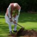 विश्व पर्यावरण दिवस के अवसर पर पीएम मोदी ने किया सिंदूर के पौधे का रोपण