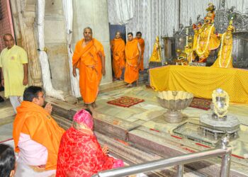 मुख्यमंत्री श्री भजनलाल शर्मा ने सपत्नीक श्री गोविन्द देव जी मंदिर में किए दर्शन