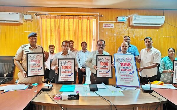 कलक्टर हसीजा ने बाल संरक्षण, दिव्यांग स्कूटी योजना व नशा मुक्त अभियान पर दिए निर्देश