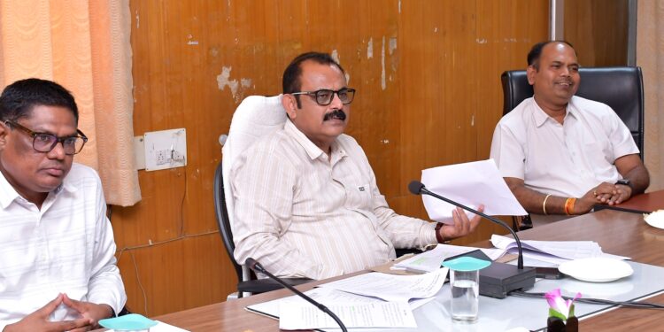 जिला कलक्टर हसीजा ने ली बजट घोषणाओं की समीक्षा बैठक